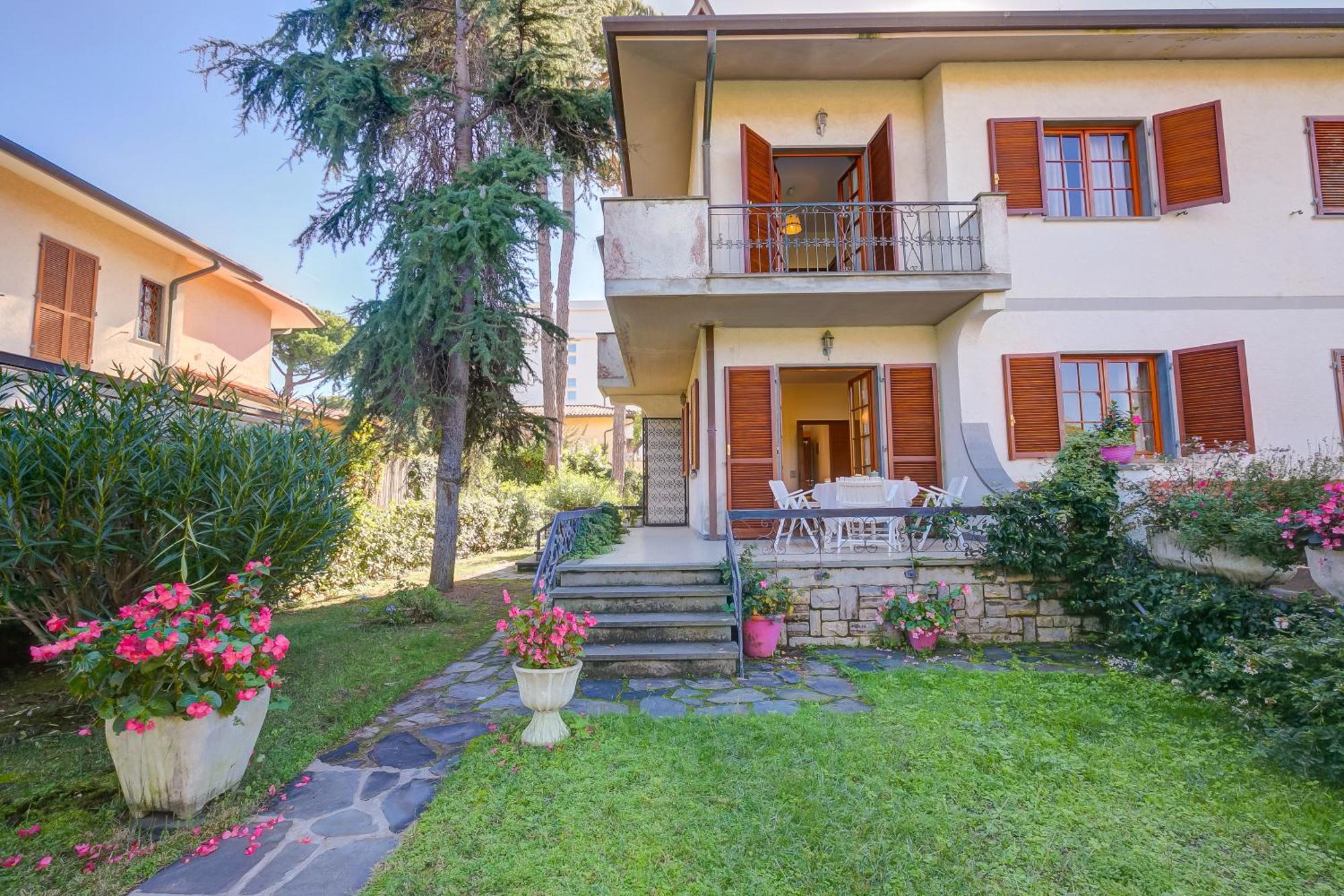 Casa Maddalena Al Mare 600M From Sea - Happy Rentals Marina di Pietrasanta Kültér fotó